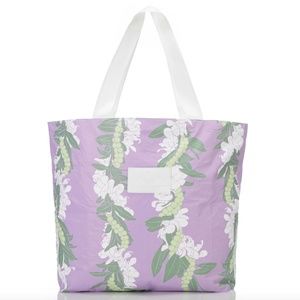 ISO: Aloha Collection Day Tripper in Kaua'i Mokihana '22